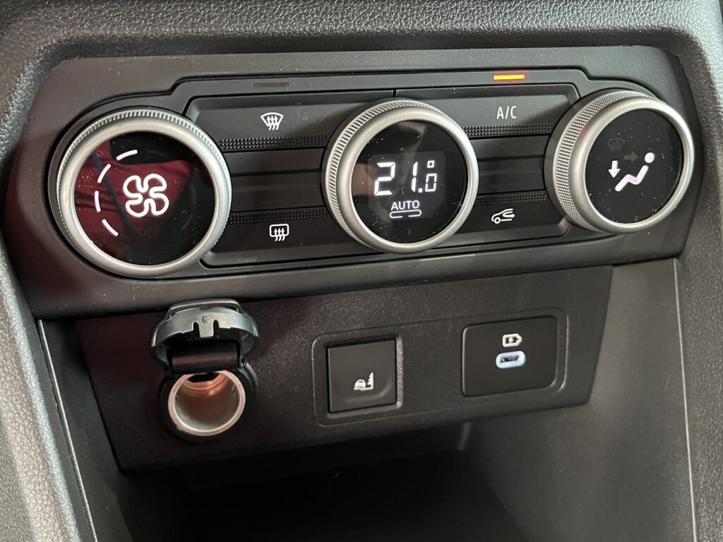 Dacia Jogger Exposé-Bild 26