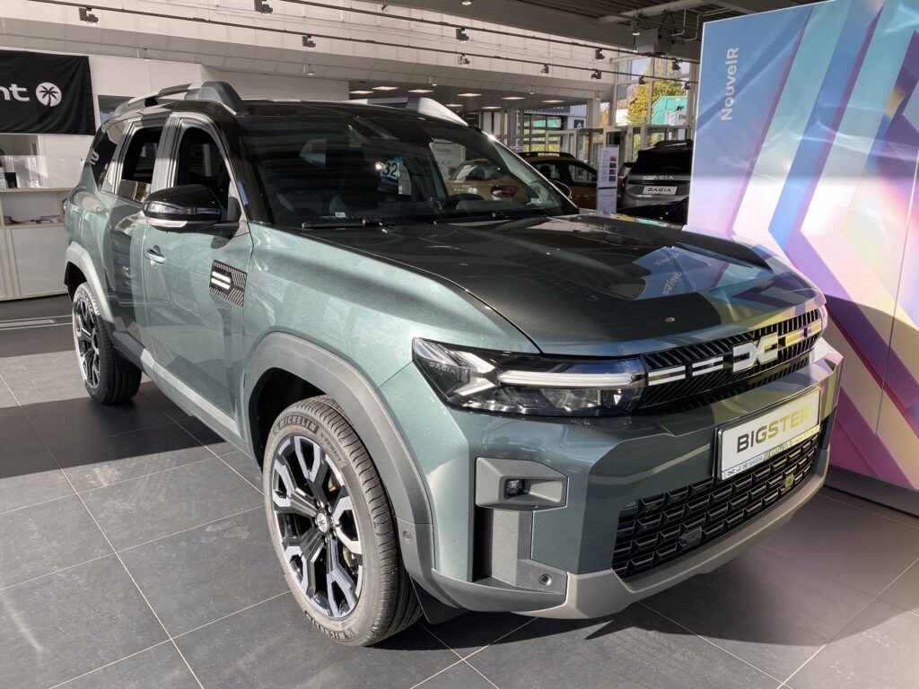 Dacia Bigster Exposé-Bild 3