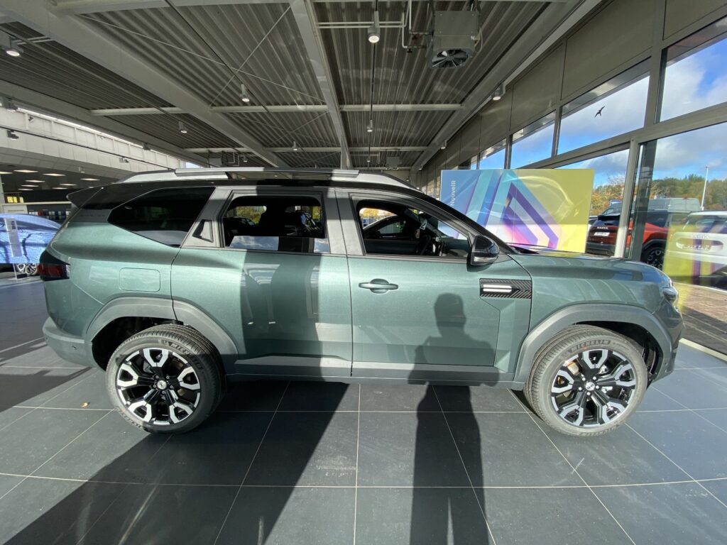 Dacia Bigster Exposé-Bild 4