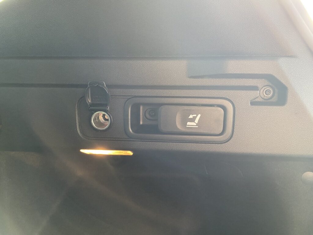 Dacia Bigster Exposé-Bild 19