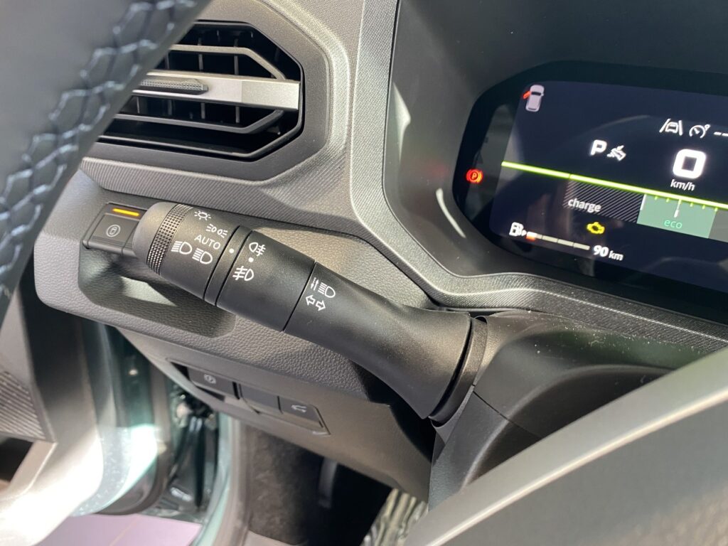 Dacia Bigster Exposé-Bild 32