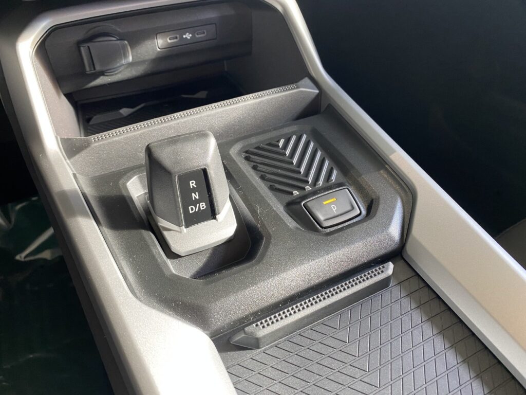 Dacia Bigster Exposé-Bild 37