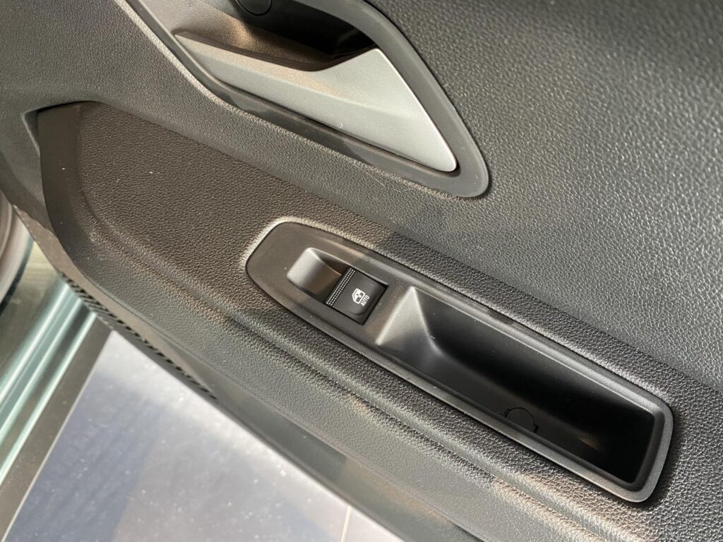 Dacia Bigster Exposé-Bild 13