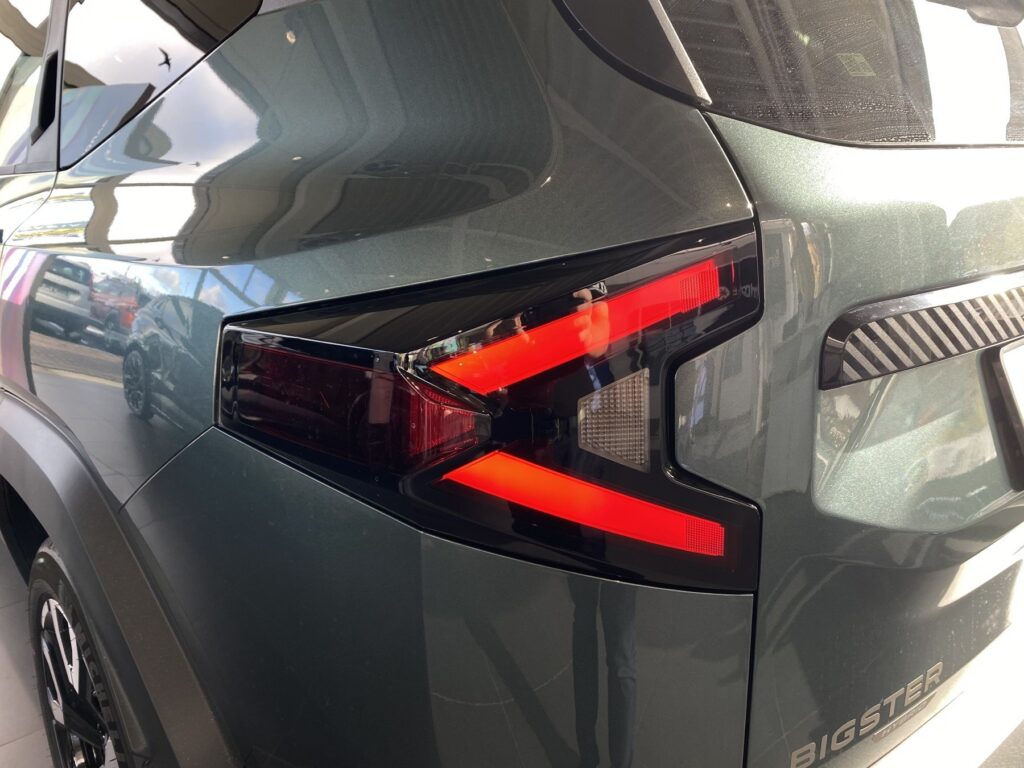 Dacia Bigster Exposé-Bild 22