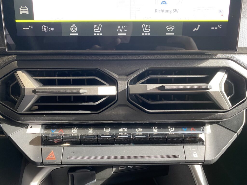 Dacia Bigster Exposé-Bild 35