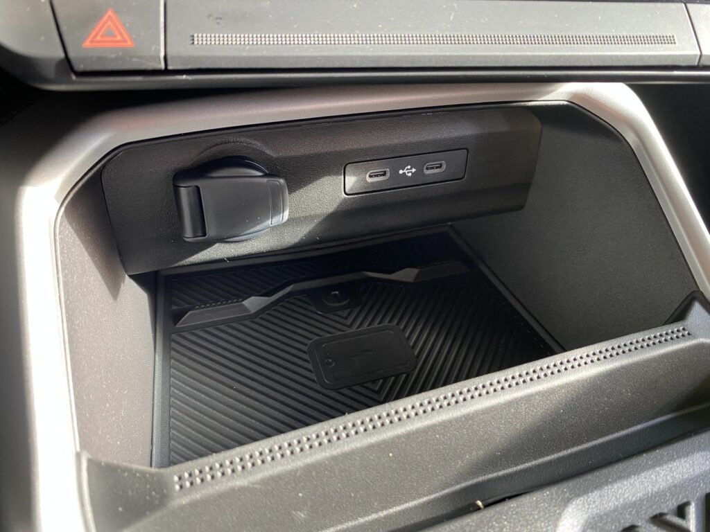 Dacia Bigster Exposé-Bild 36