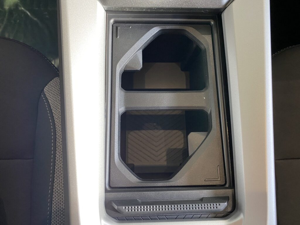 Dacia Bigster Exposé-Bild 38