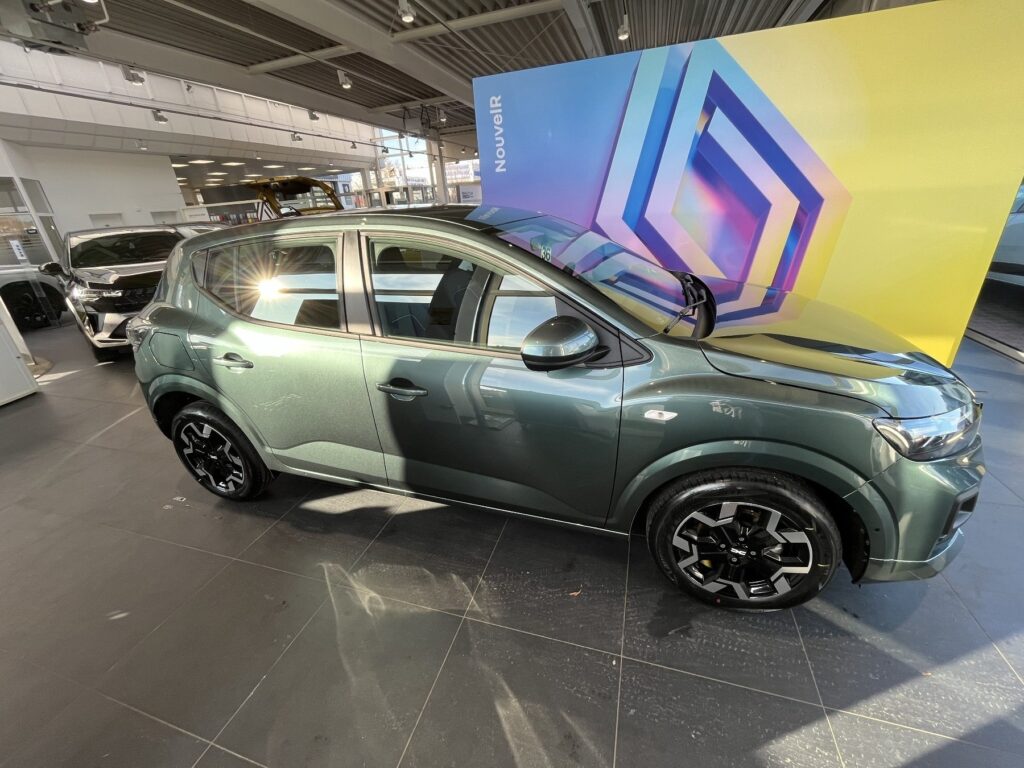 Dacia Sandero Exposé-Bild 4