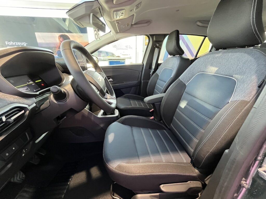 Dacia Sandero Exposé-Bild 18