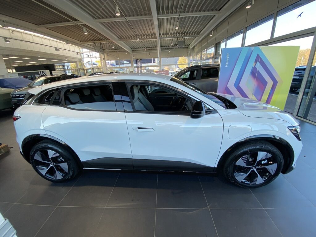 Renault Megane E-TECH Exposé-Bild 4