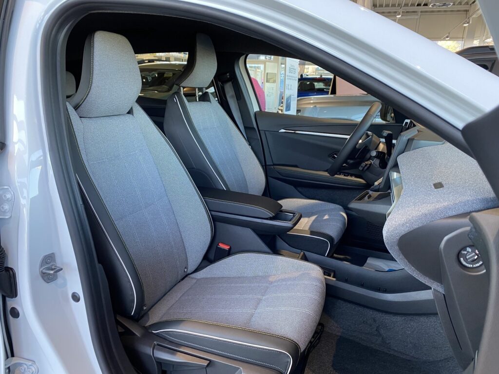 Renault Megane E-TECH Exposé-Bild 6