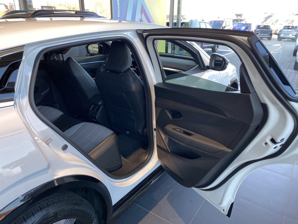 Renault Megane E-TECH Exposé-Bild 10