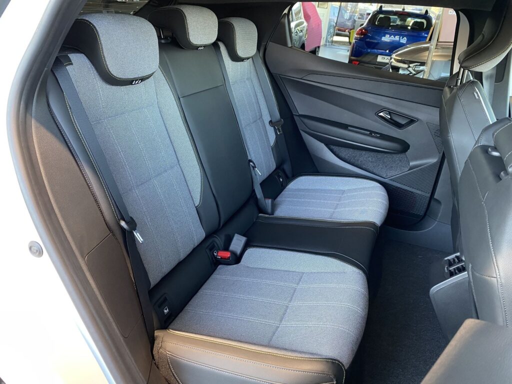 Renault Megane E-TECH Exposé-Bild 11