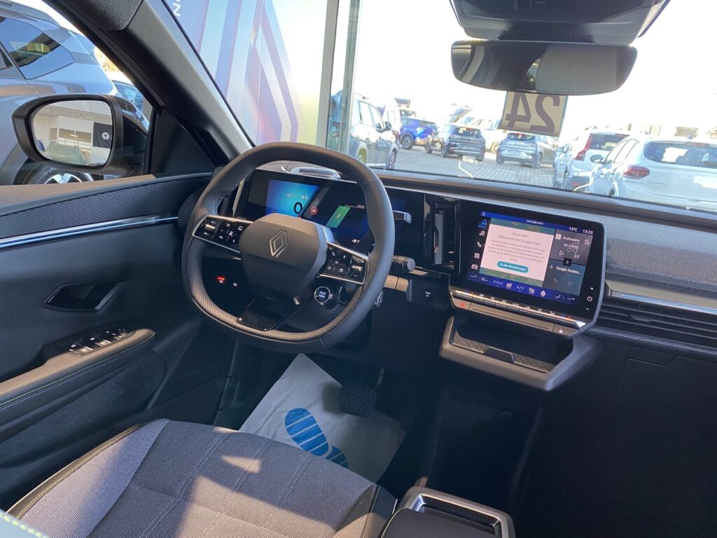 Renault Megane E-TECH Exposé-Bild 12