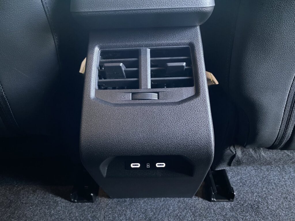 Renault Megane E-TECH Exposé-Bild 13