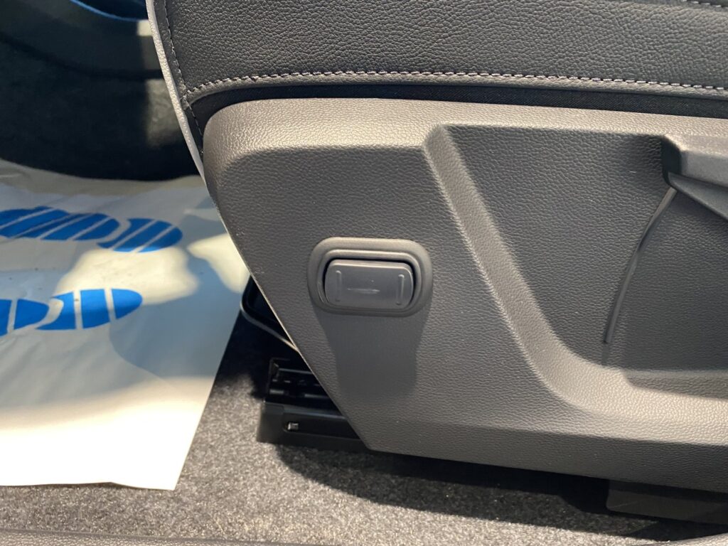 Renault Megane E-TECH Exposé-Bild 25