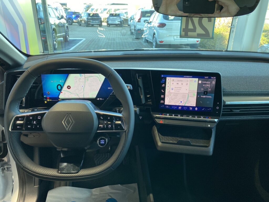 Renault Megane E-TECH Exposé-Bild 26