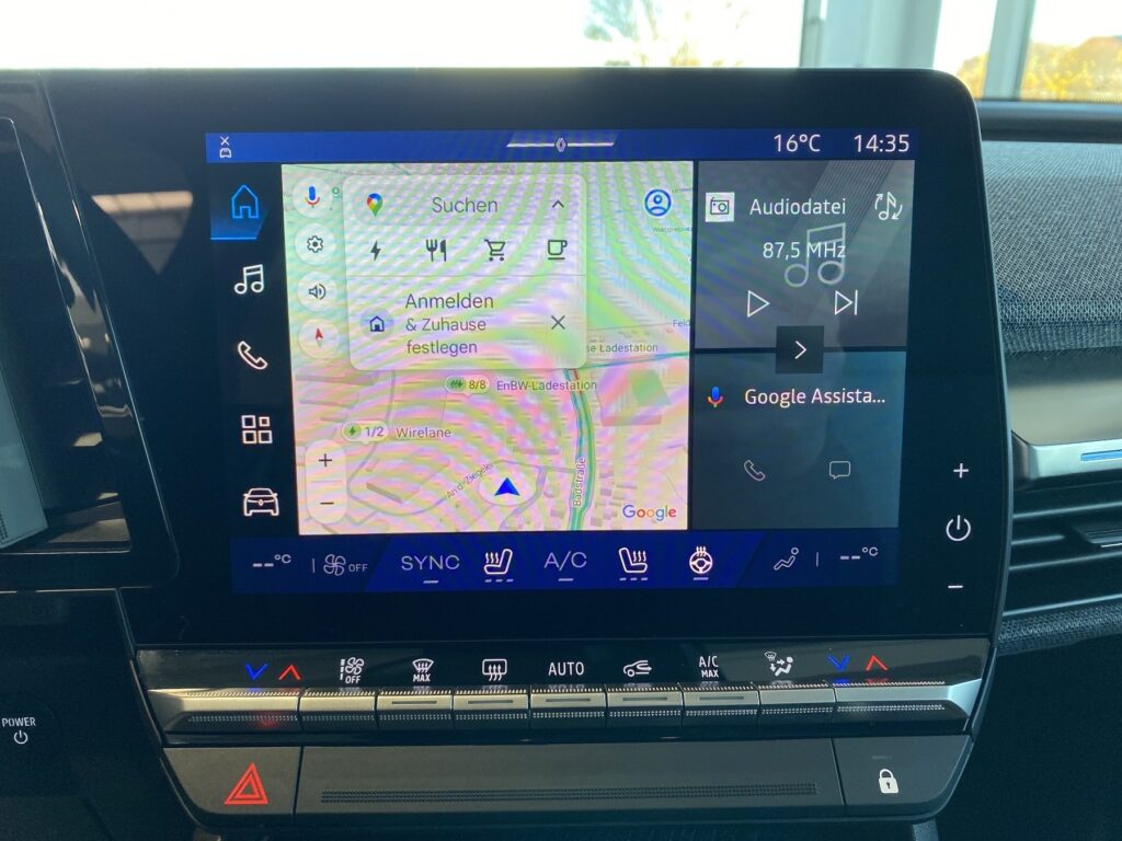 Renault Megane E-TECH Exposé-Bild 32