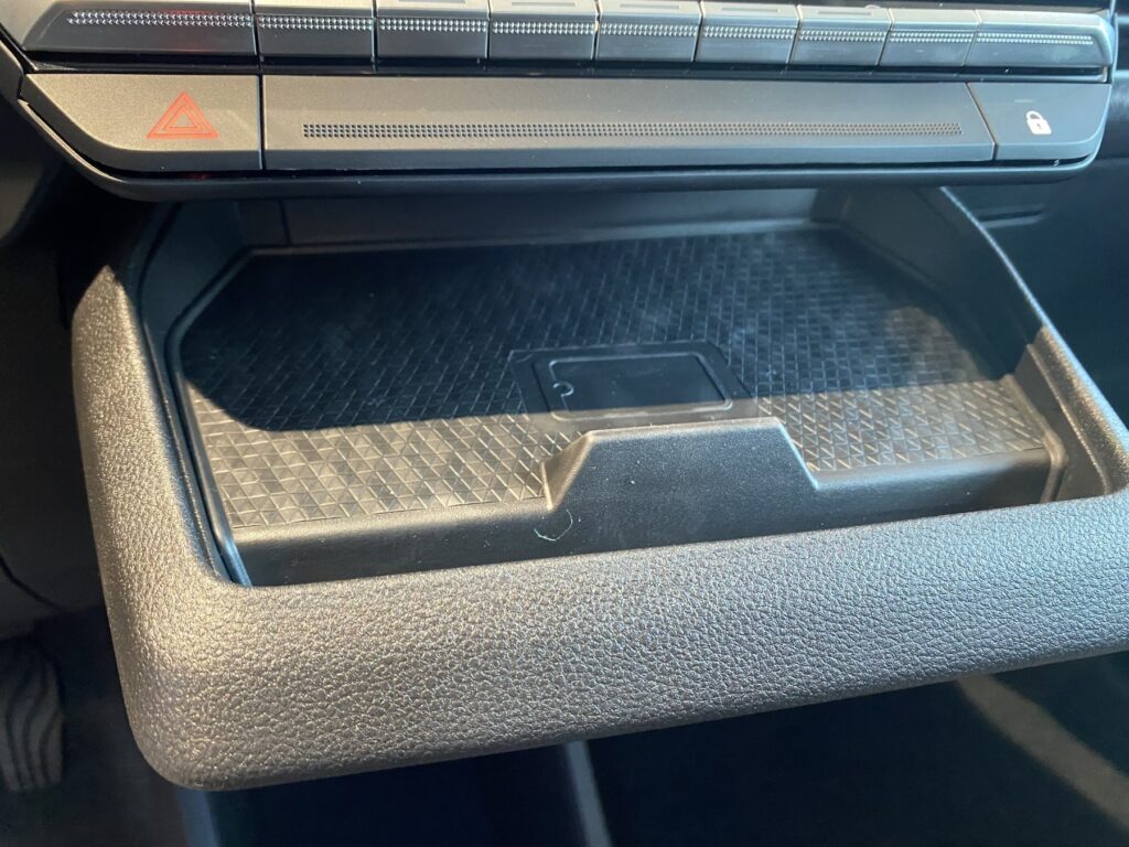 Renault Megane E-TECH Exposé-Bild 33