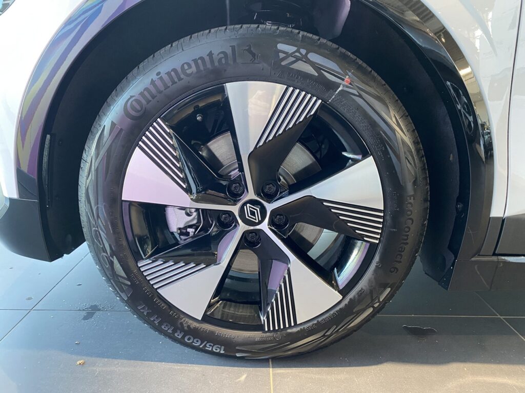 Renault Megane E-TECH Exposé-Bild 39