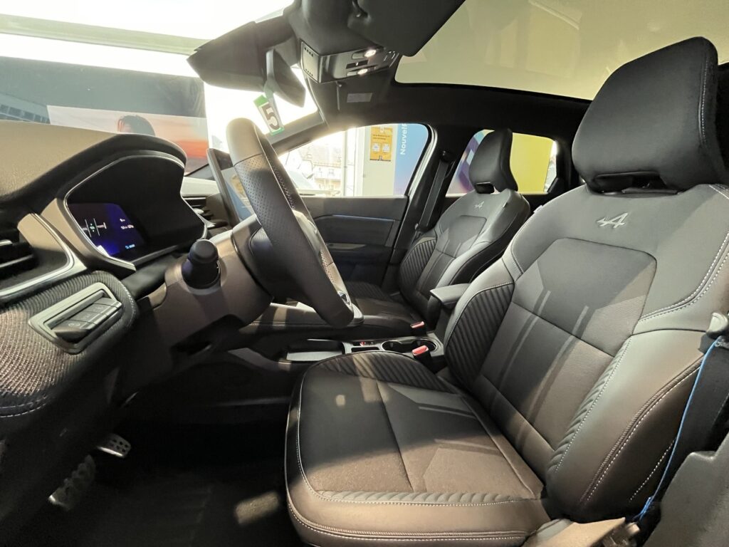 Renault Symbioz Exposé-Bild 24