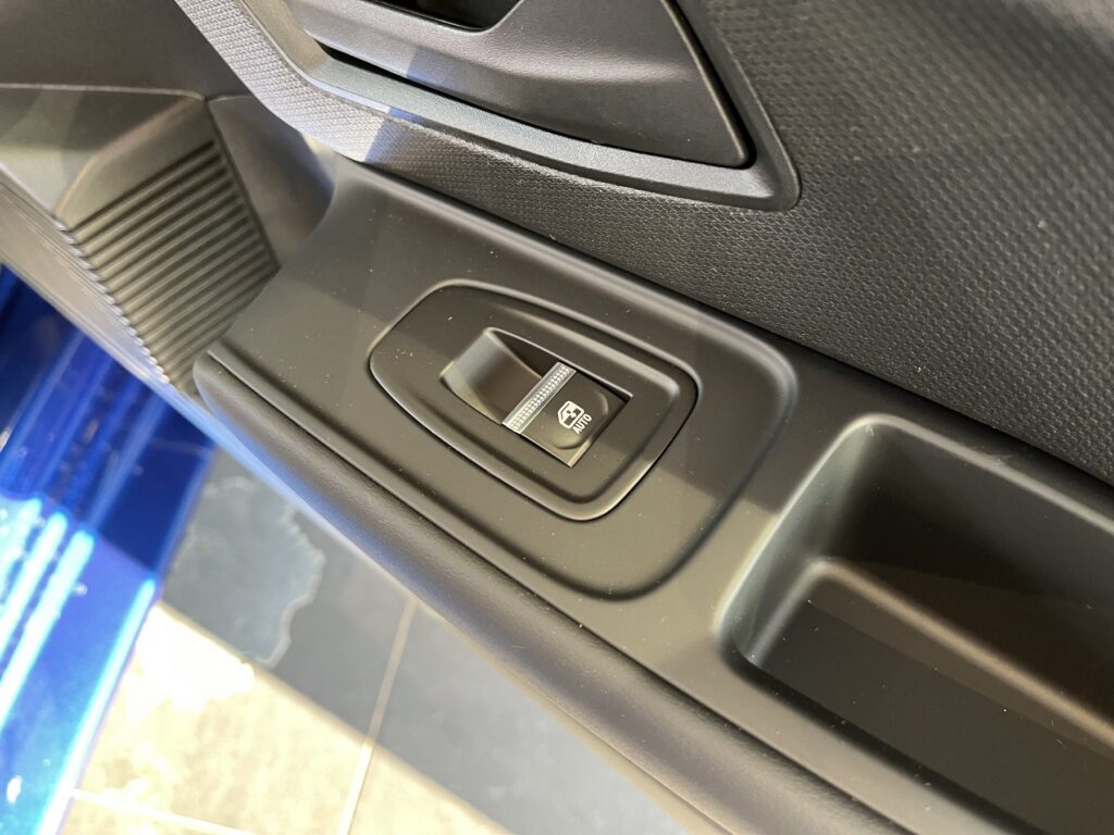 Renault Clio Exposé-Bild 7