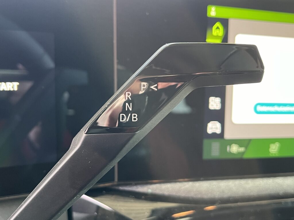 Renault Clio Exposé-Bild 28