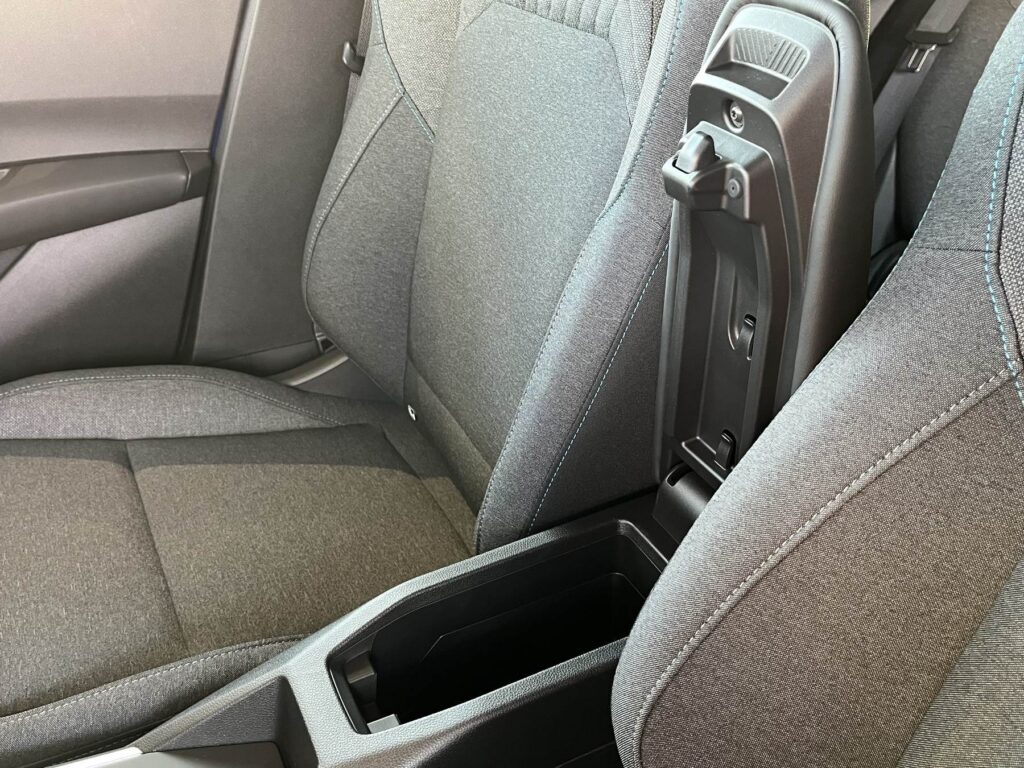 Renault Clio Exposé-Bild 35