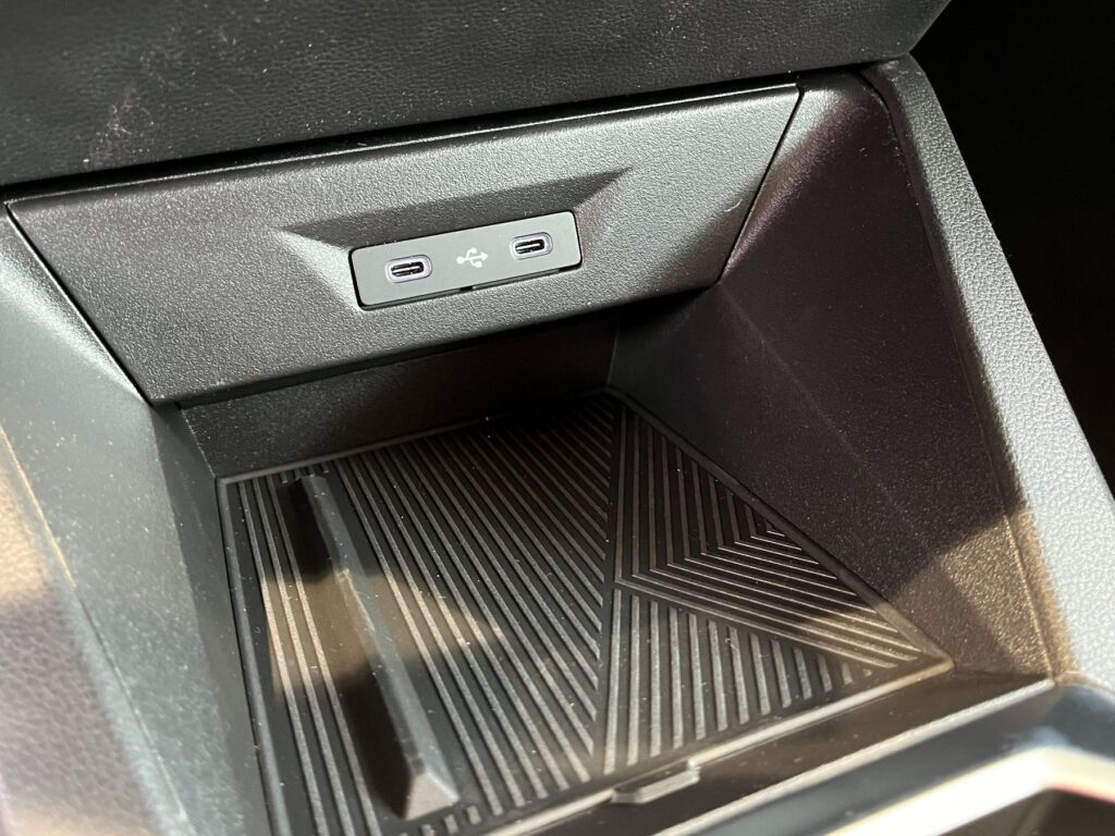 Renault Clio Exposé-Bild 36