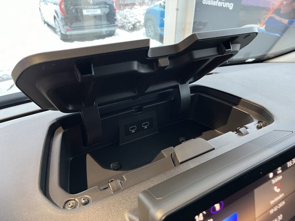 Renault Trafic Exposé-Bild 36