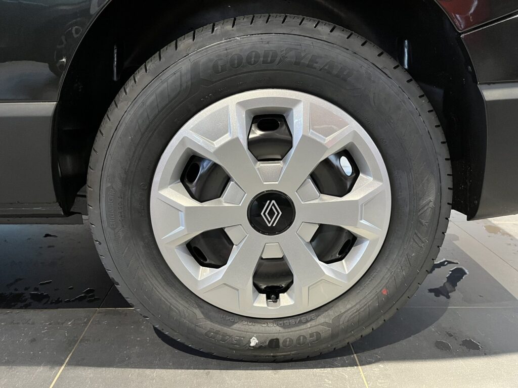 Renault Trafic Exposé-Bild 39