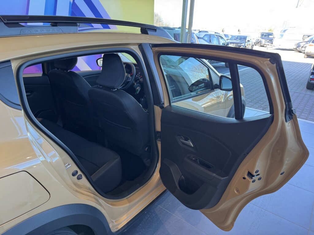 Dacia Sandero Exposé-Bild 9