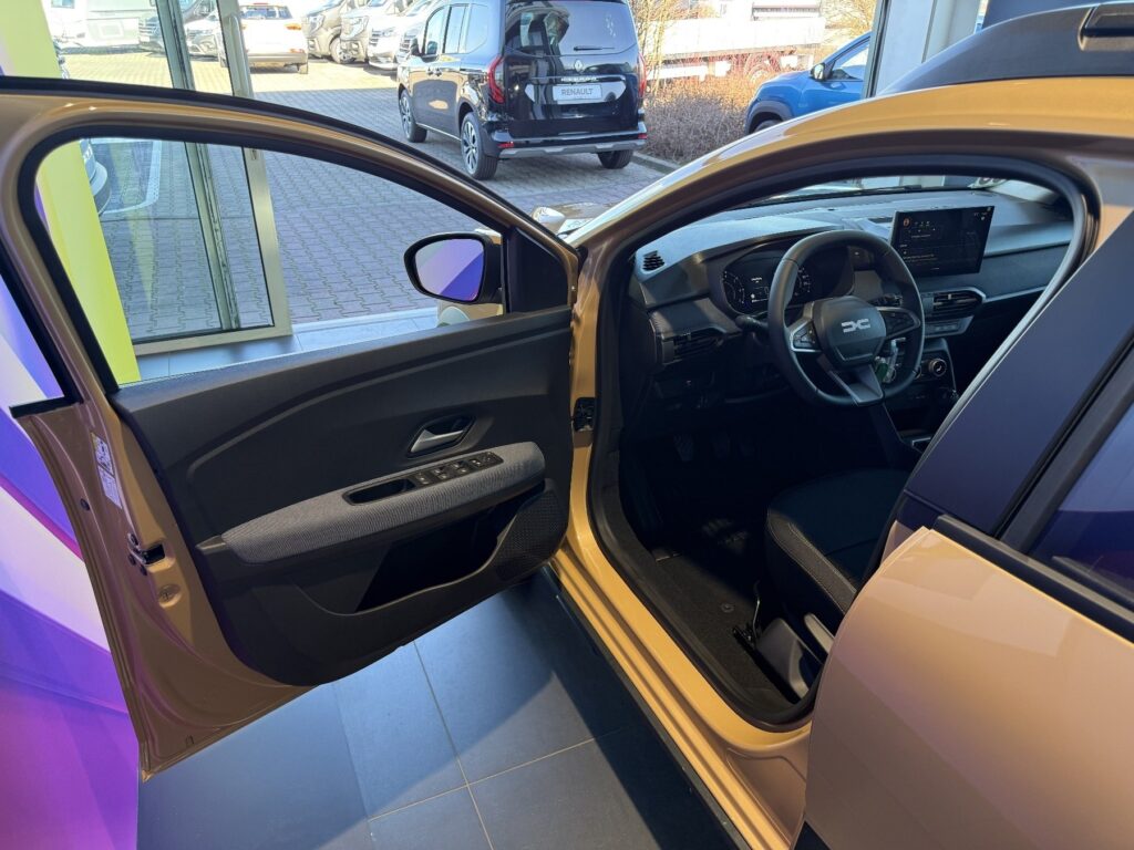 Dacia Sandero Exposé-Bild 22