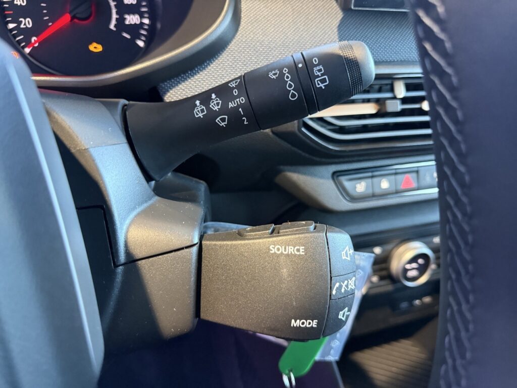 Dacia Sandero Exposé-Bild 30