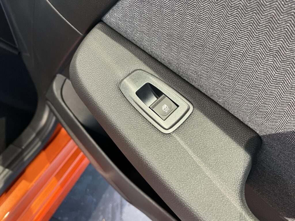 Renault Clio Exposé-Bild 5