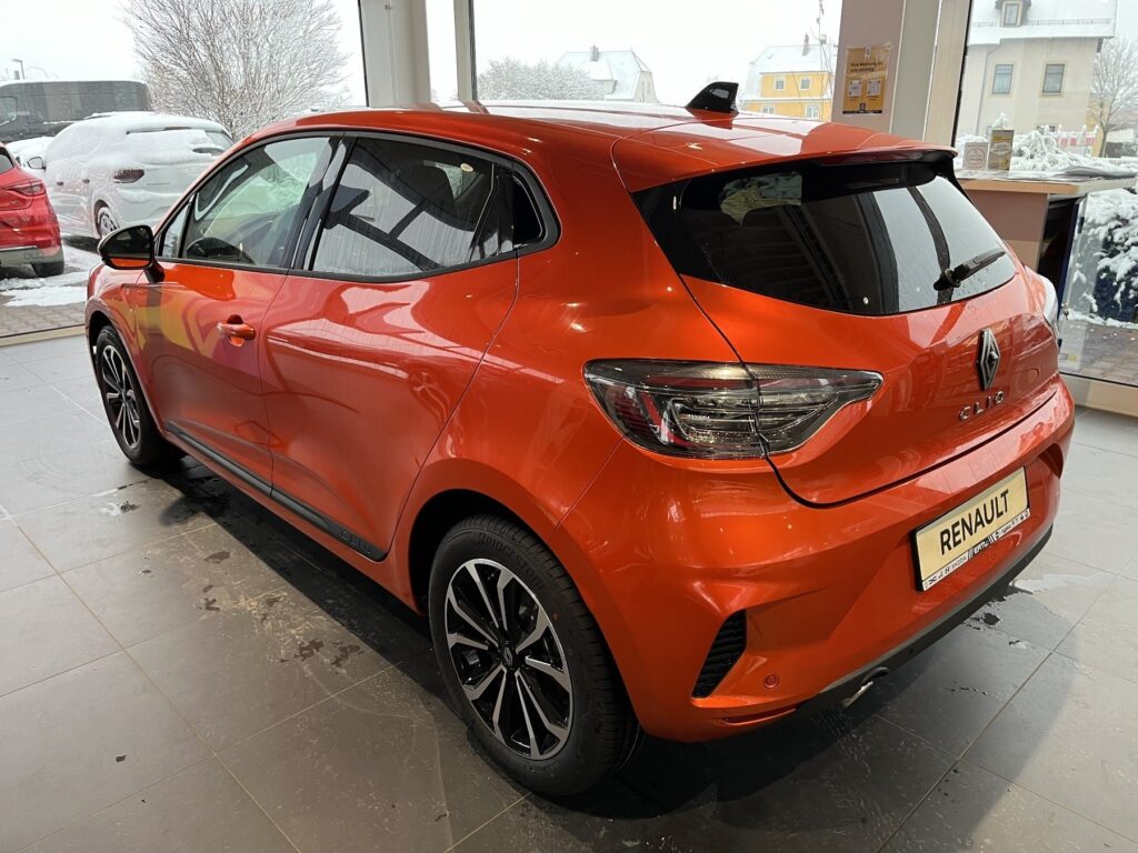 Renault Clio Exposé-Bild 16