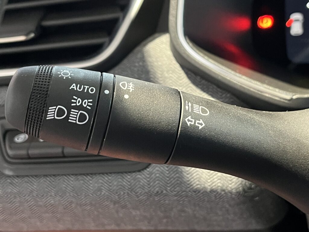 Renault Clio Exposé-Bild 24