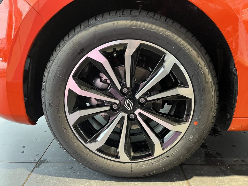 Renault Clio Exposé-Bild 29