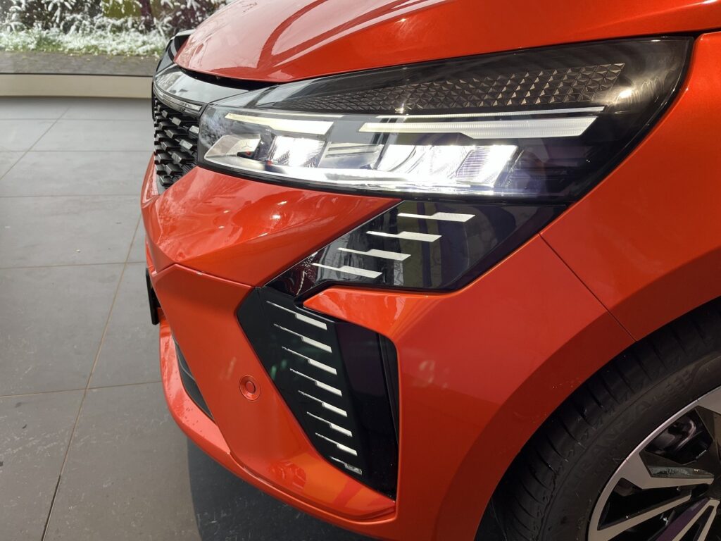 Renault Clio Exposé-Bild 30