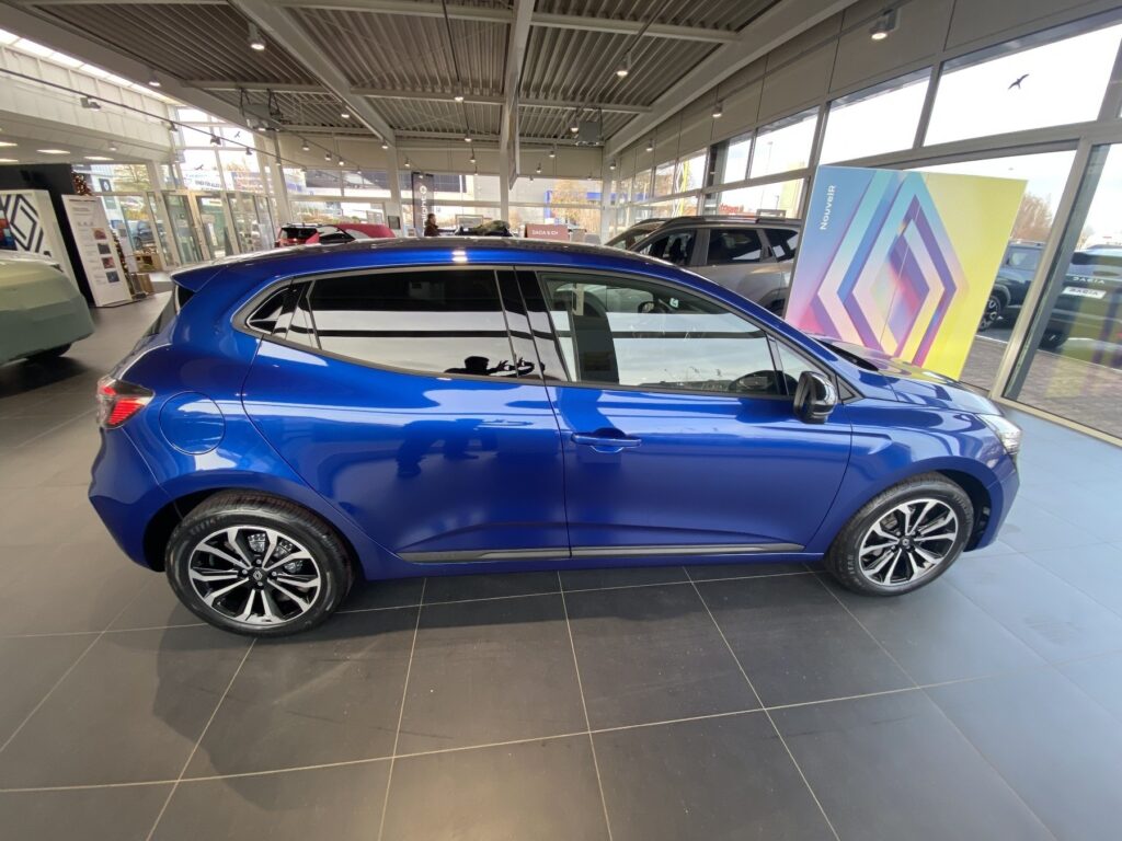 Renault Clio Exposé-Bild 4