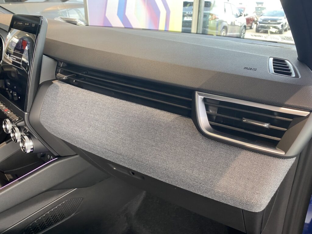 Renault Clio Exposé-Bild 8