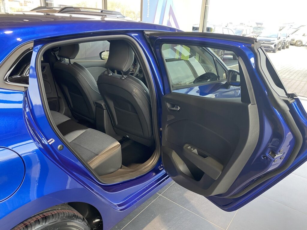 Renault Clio Exposé-Bild 9