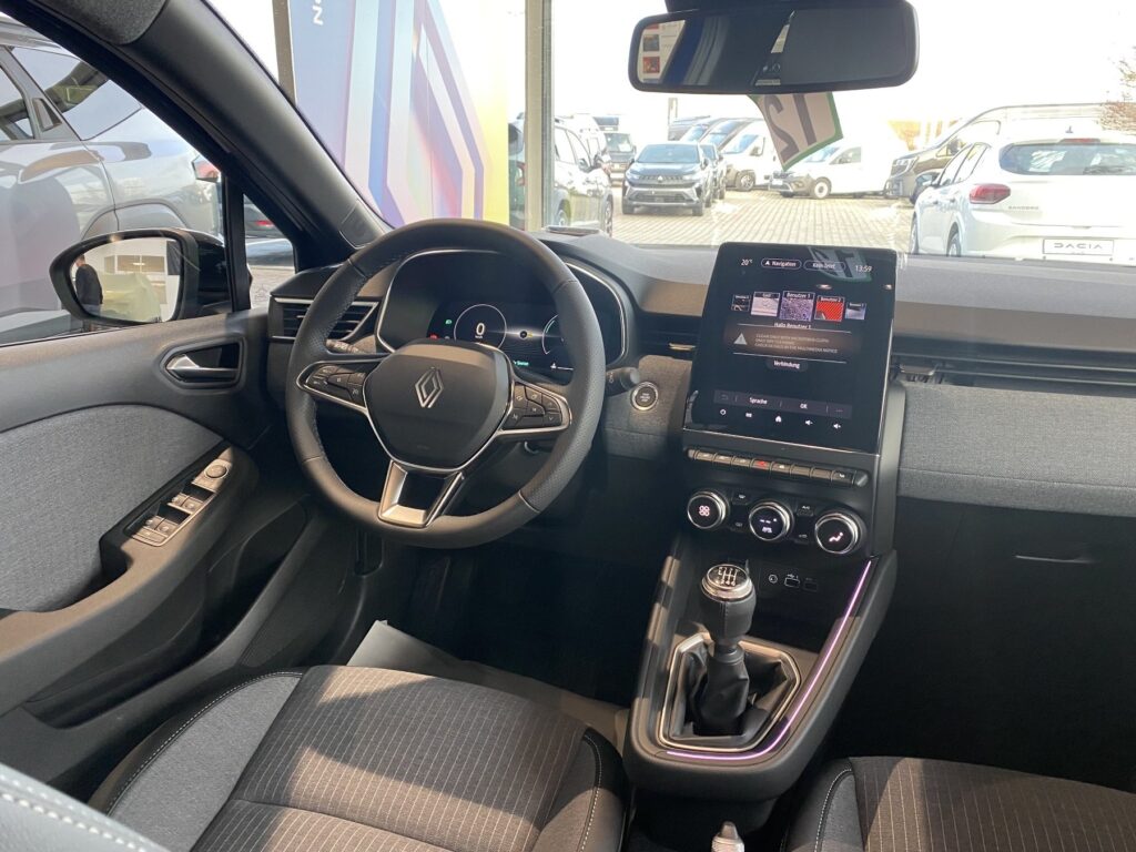 Renault Clio Exposé-Bild 11