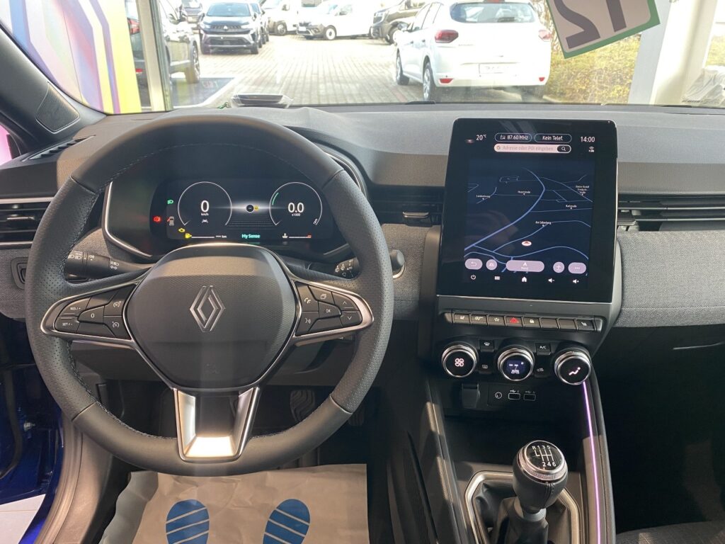 Renault Clio Exposé-Bild 23