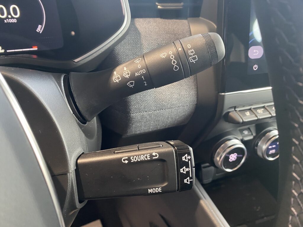 Renault Clio Exposé-Bild 28