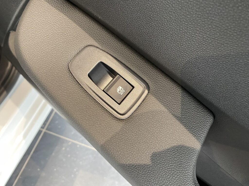 Renault Clio Exposé-Bild 6