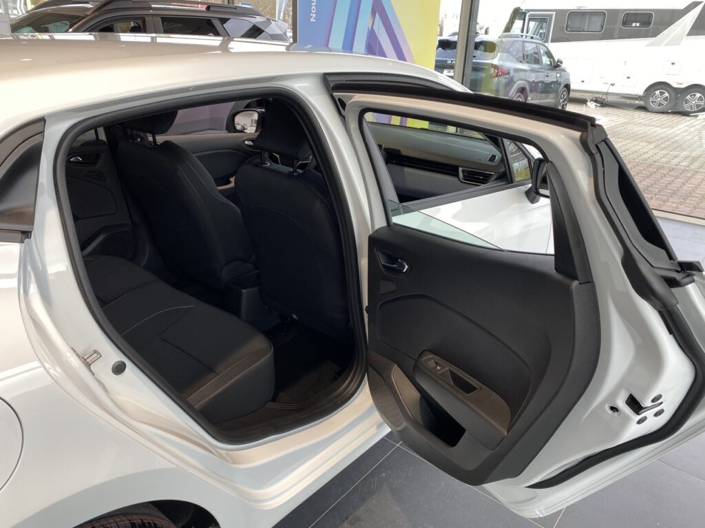 Renault Clio Exposé-Bild 8