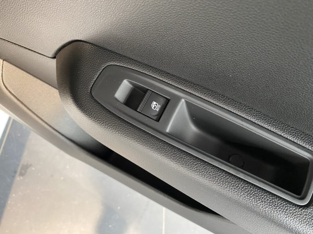 Renault Clio Exposé-Bild 11