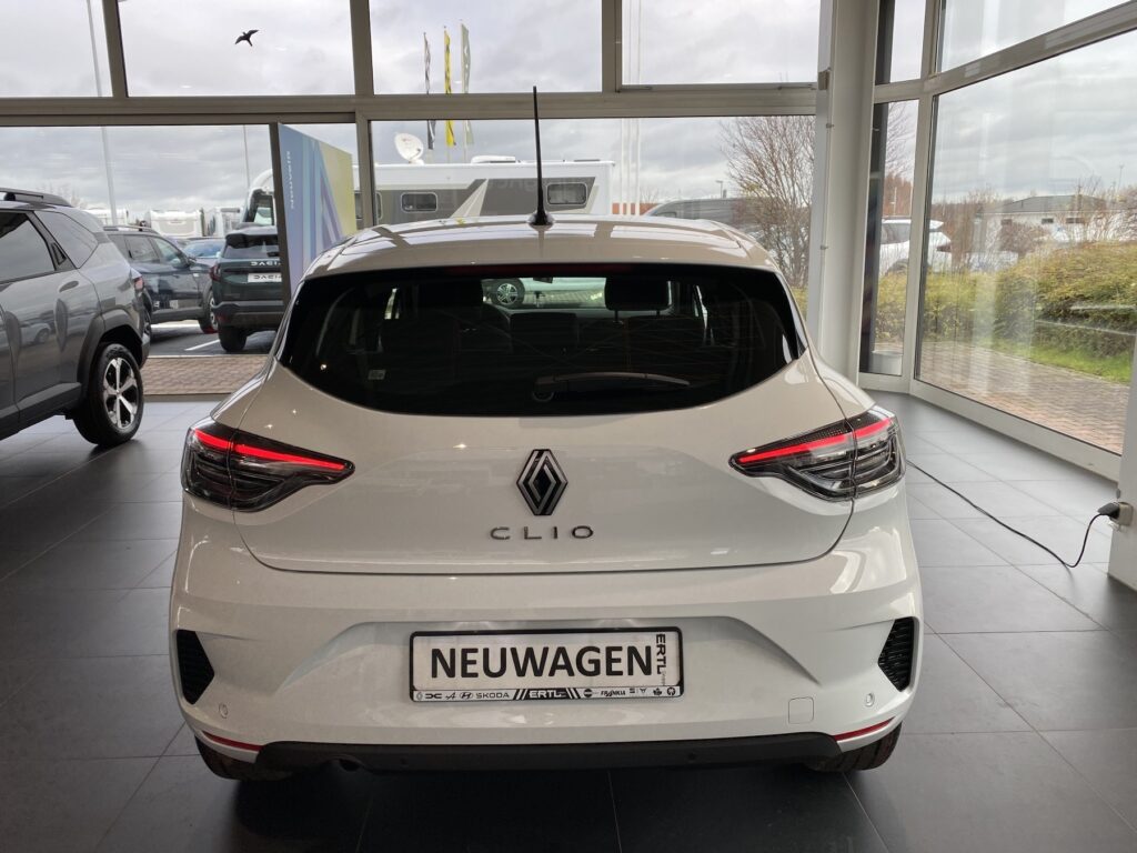 Renault Clio Exposé-Bild 13