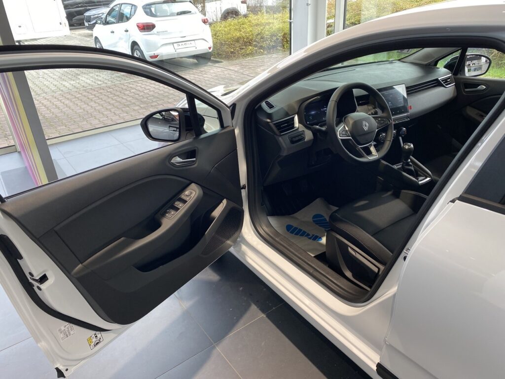 Renault Clio Exposé-Bild 18